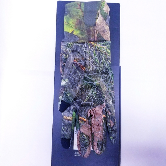 Mossy Oak Men's Camo Gloves - Picture 2 of 6